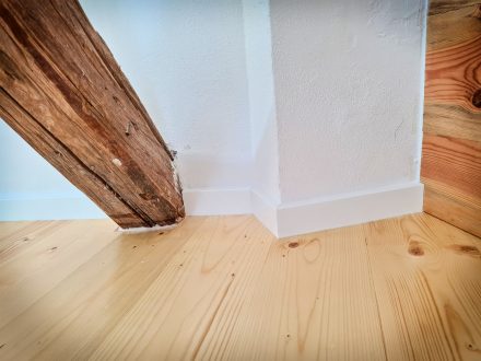 Lištování dřevěných podlah