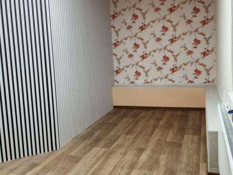 Lepení PVC a montáž lamelových obkladů