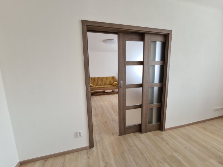 Instalace posuvných dveří Solodoor v rodinném domě