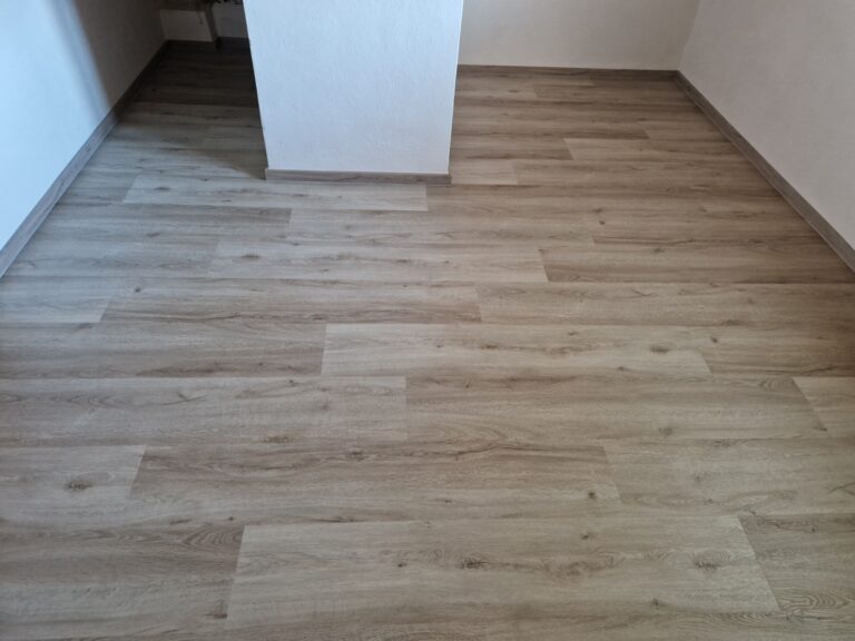 Rekonstrukce bytu a nový dekor AO 1010 Dub Hraběcí